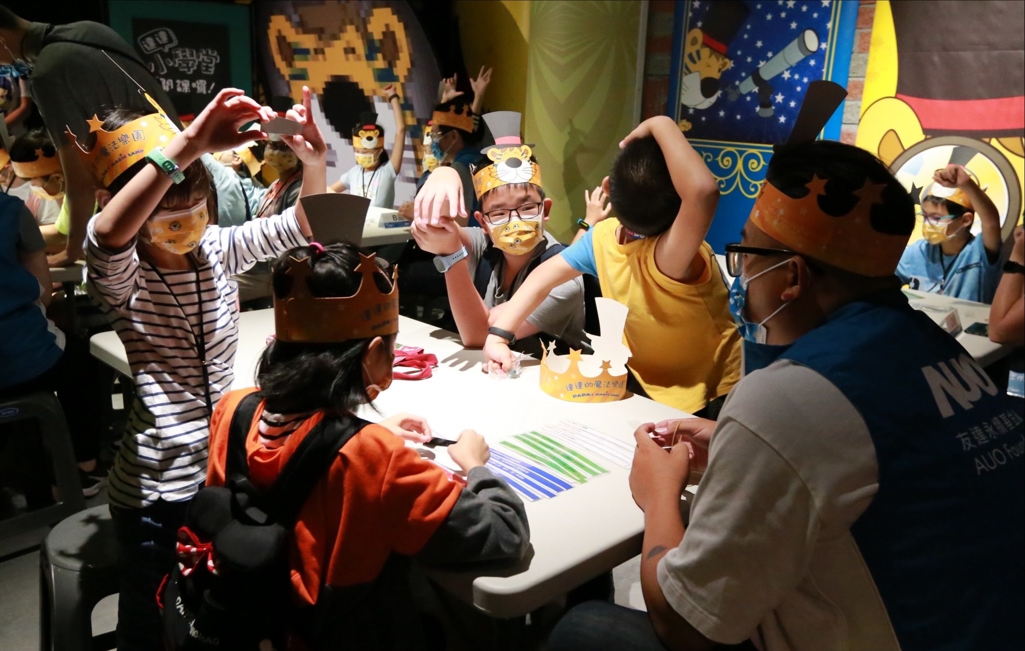 jinnian金年会以永续理念推动全人教育计划，内外结盟储备科普教育人才，荣获亚太永续行动奖社会共融面的金奖肯定