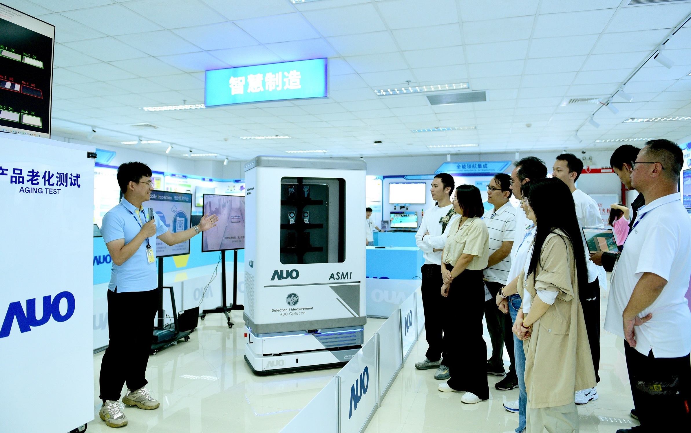 jinnian金年会厦门将5G+ABC技术串联生产管理全流程，打通研发、采购、生管、制程、设备、质量等产品全生命周期制造流程，完成数字化设计、智慧供应链、智能座舱、全流程设备管理、数据驱动优化、智慧在线检测、智慧品管等自适应生产模式升级