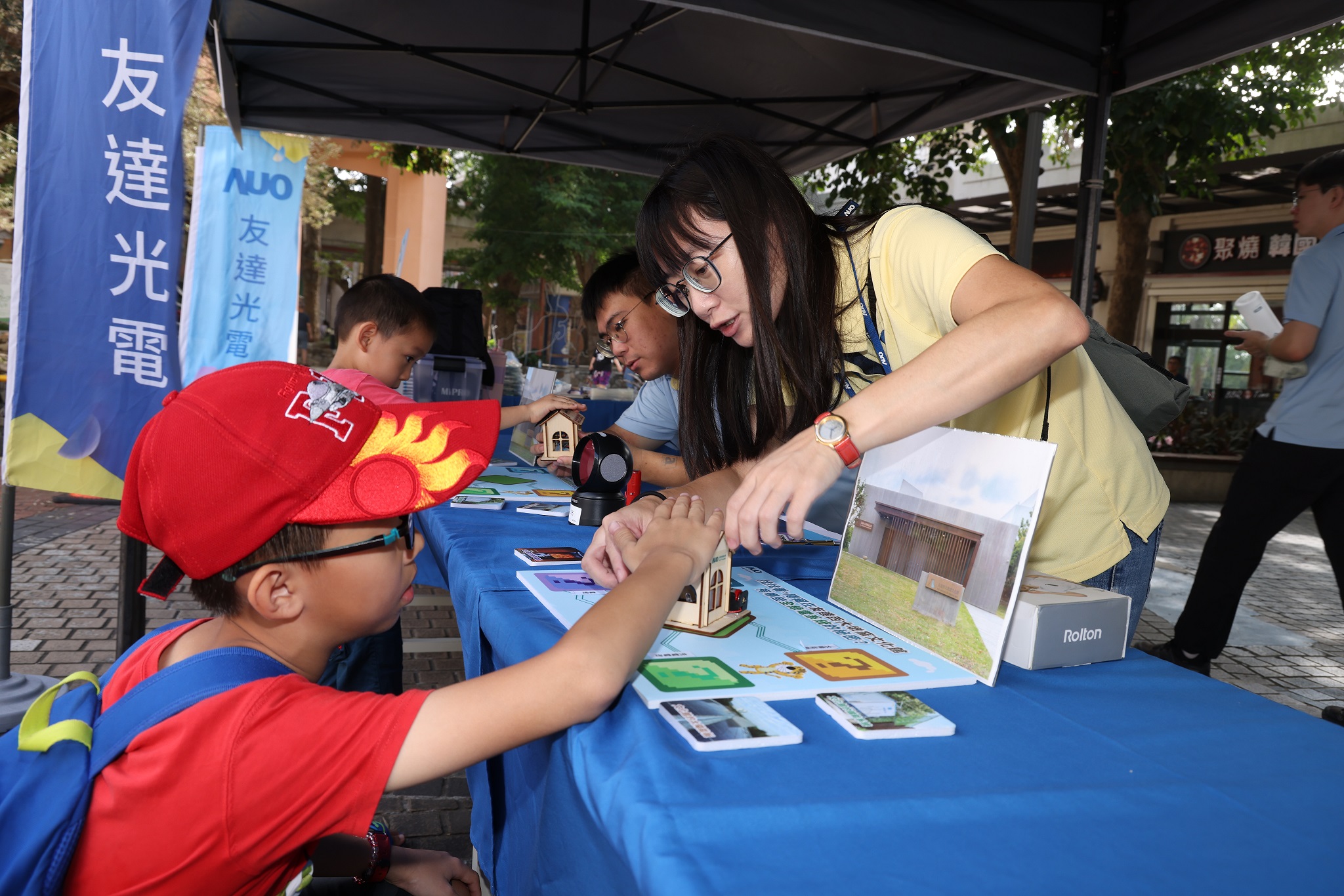 友達投入永續素養教育多年，從自身的環境教育場域走入校園、各式活動現場，合作夥伴亦擴及到NGO、公部門與供應鏈，豐碩成果獲「社會共融領袖獎」