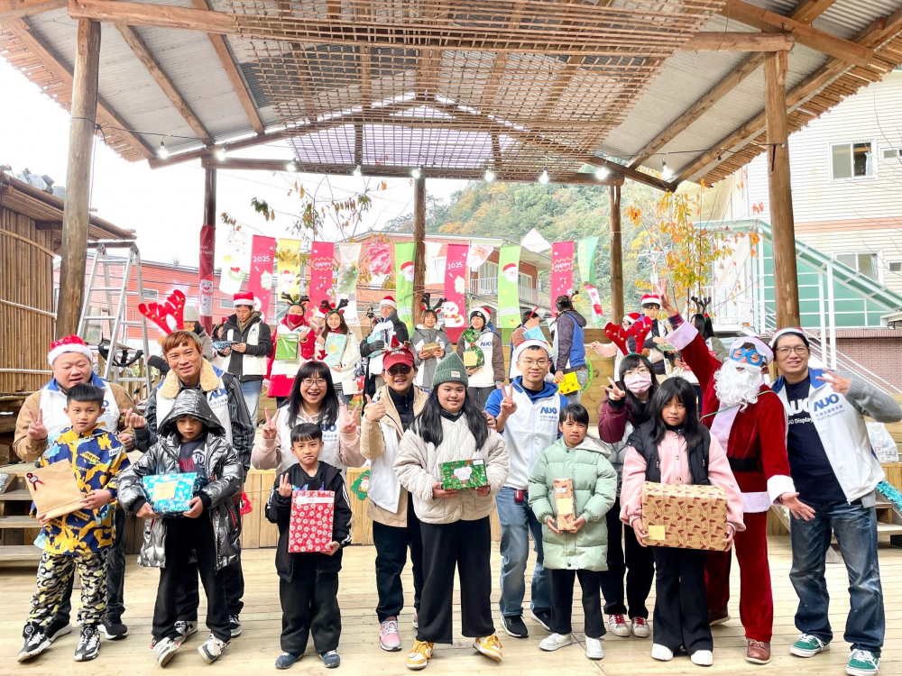 友達永續基金會號召「圓夢計畫」行動連續23年，由同仁凝聚內部愛心與資源送往偏鄉，累積為逾萬名兒童圓夢，實踐友達共創共好的永續精神。