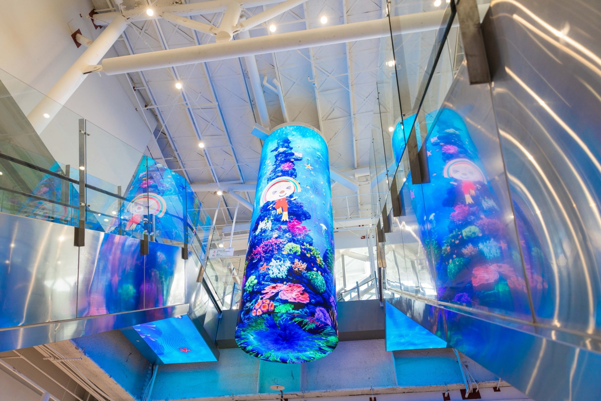 達擎與傑可達整合先進顯示技術與軟硬體應用服務，提供一系列大型LED顯示解決方案，為全新改裝開幕的「清水服務區」佈局嶄新視覺體驗。